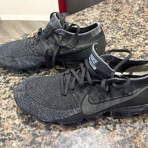 Nike Air Vapormax Flyknit Black Anthracite 849558-007 Mens Size 10.. Rare.